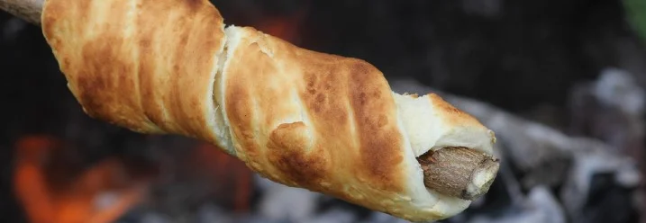 Stockbrot am Lagerfeuer